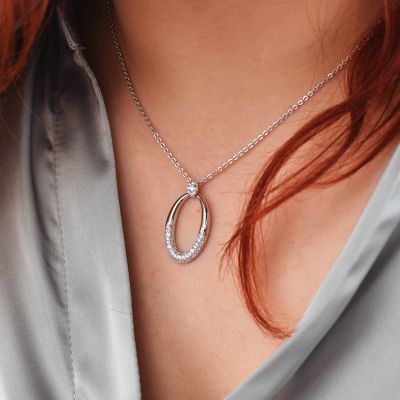 GR903 Necklace with oval pendant and paved counterlink